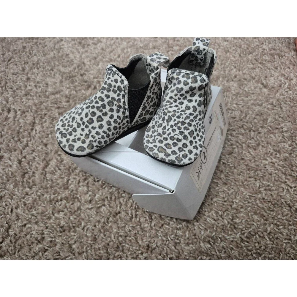 Freshly picked moccasins size 2 boots - cheetah